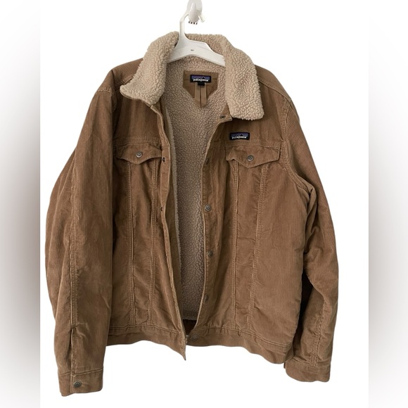 Patagonia Pile-LinedTrucker in a size large - Picture 9 of 10